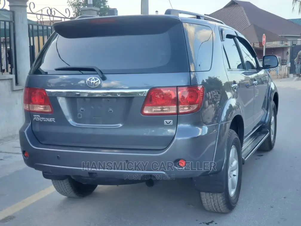 Toyota Fortuner 2006 Gray