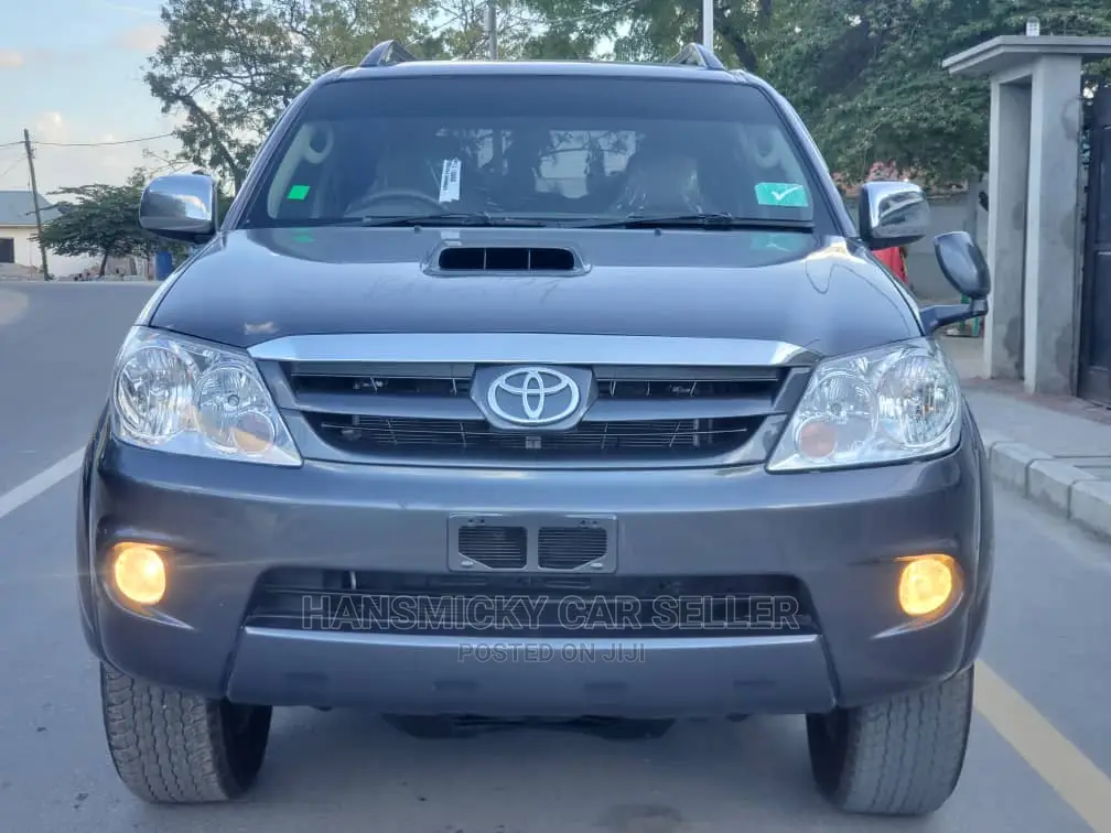 Toyota Fortuner 2006 Gray