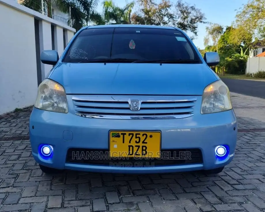 Toyota Raum 2004 Blue