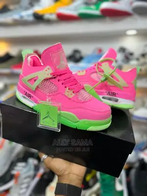 Lady's Jordan Pink
