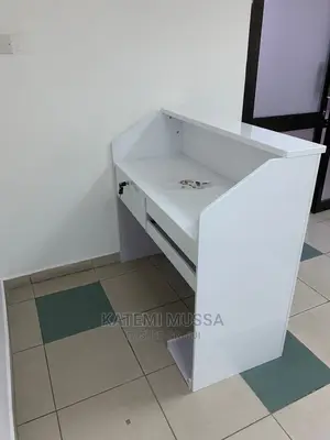 Meza Ya Mapokezi