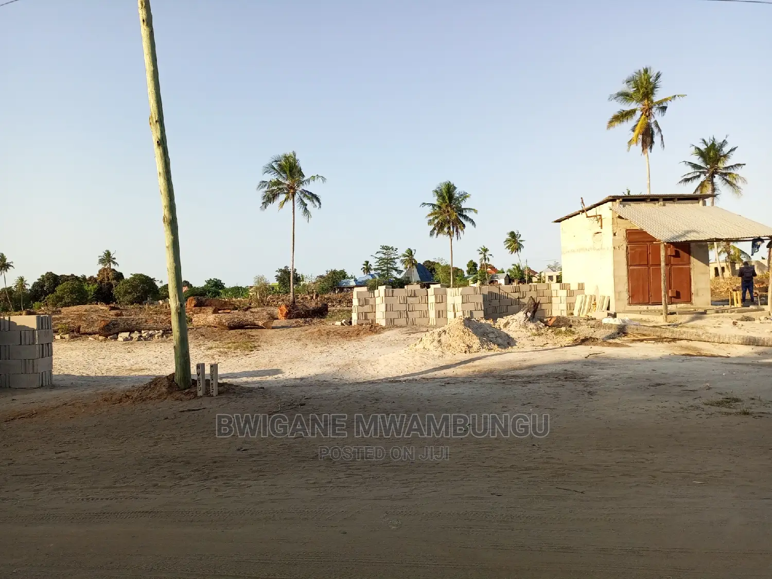 Viwanja Kongowe Jiran Na Twangoma Bei