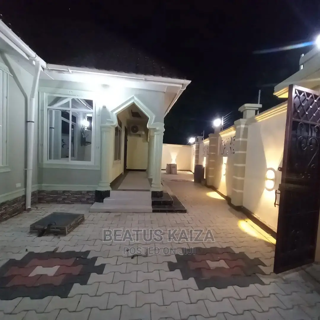 4bdrm House in Kigamboni Kibugumo for Sale