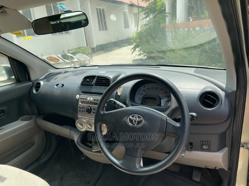 Toyota Passo 2005
