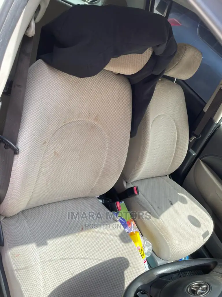 Toyota Passo 2005