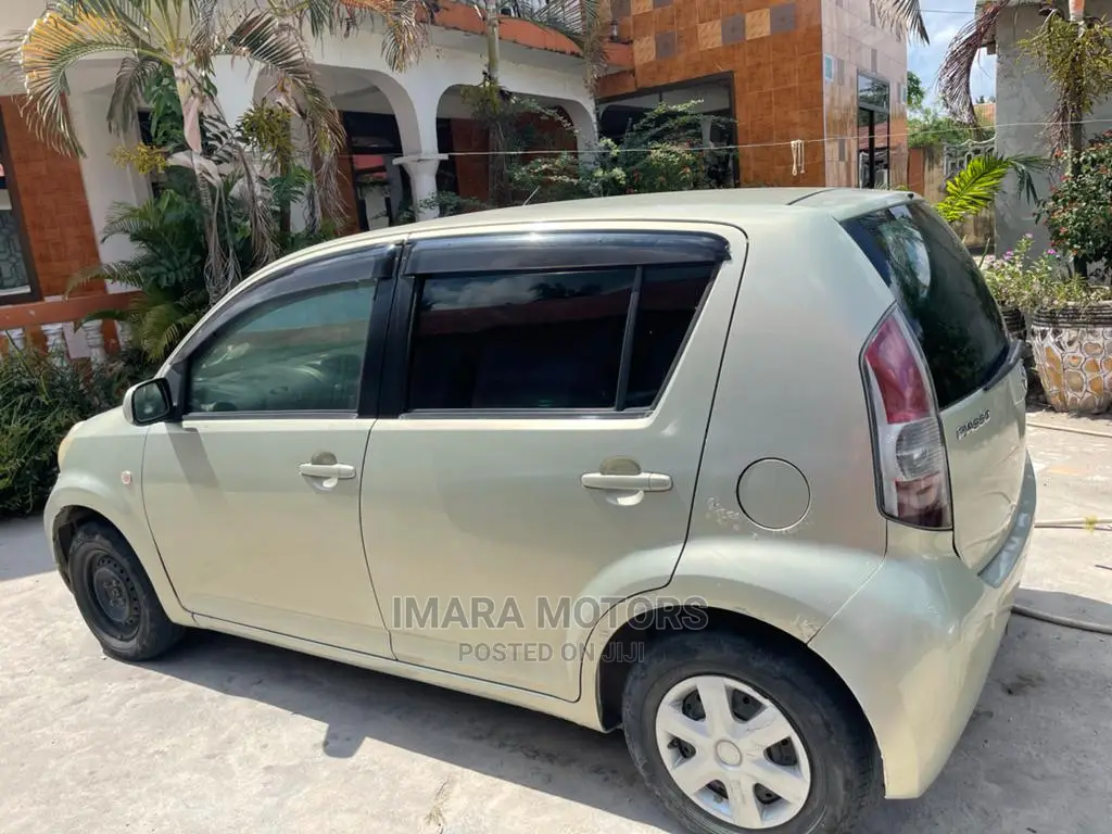 Toyota Passo 2005