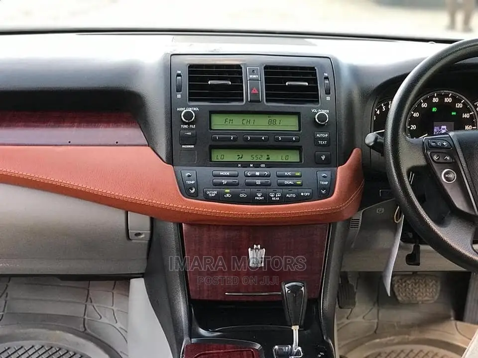 Toyota Crown 2009 White