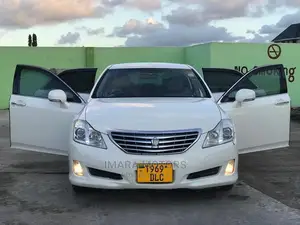 Toyota Crown 2009 White