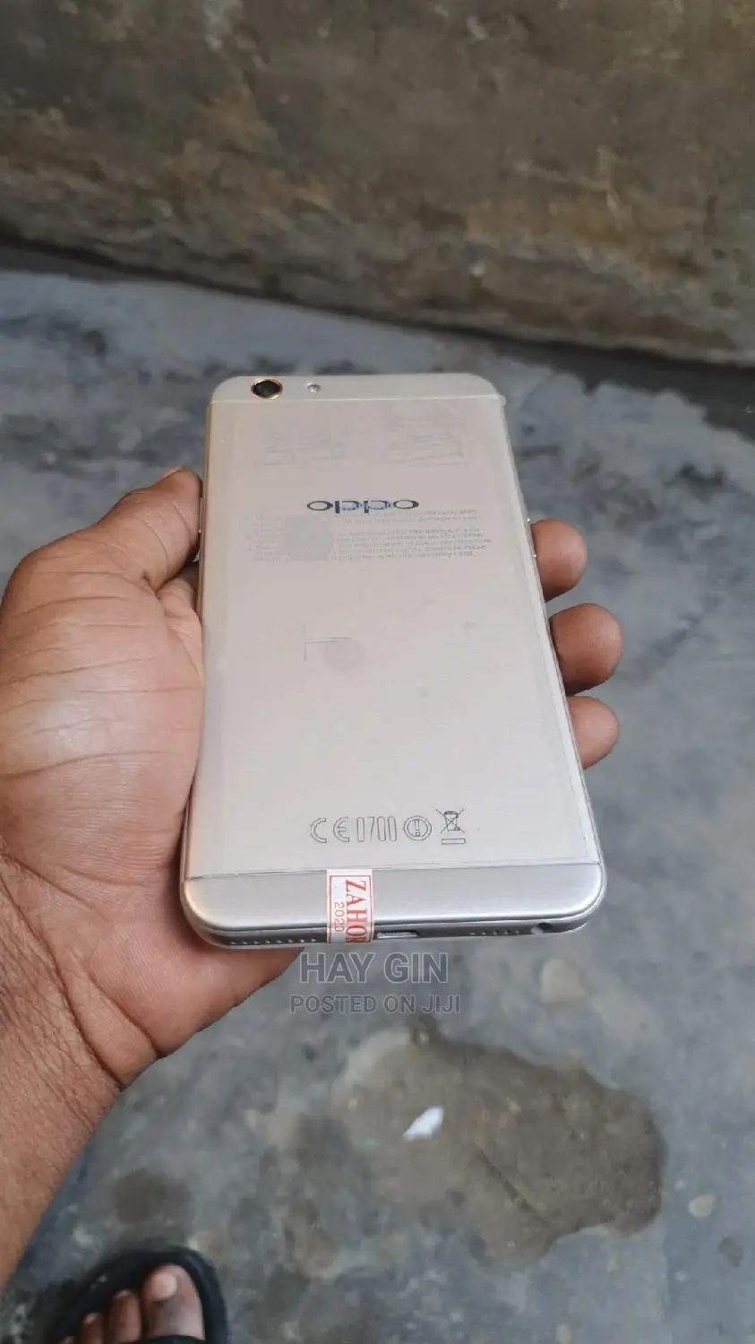 New Oppo F1s 32 GB Gold