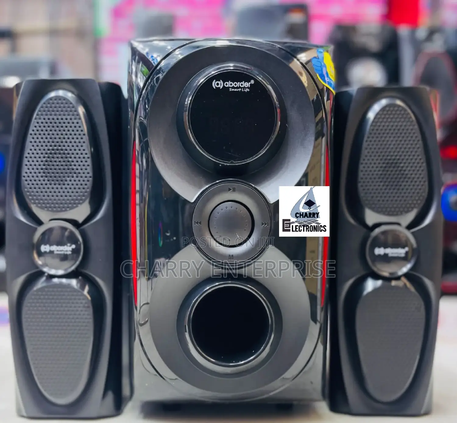 Aborder Subwoofer Aux
FM Radio
 Usb