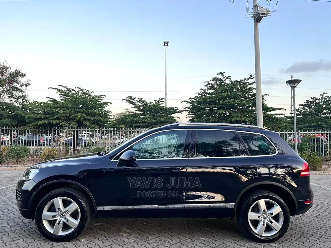 Volkswagen Touareg 2012 Black