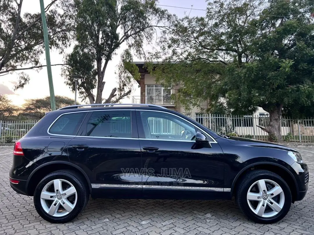 Volkswagen Touareg 2012 Black