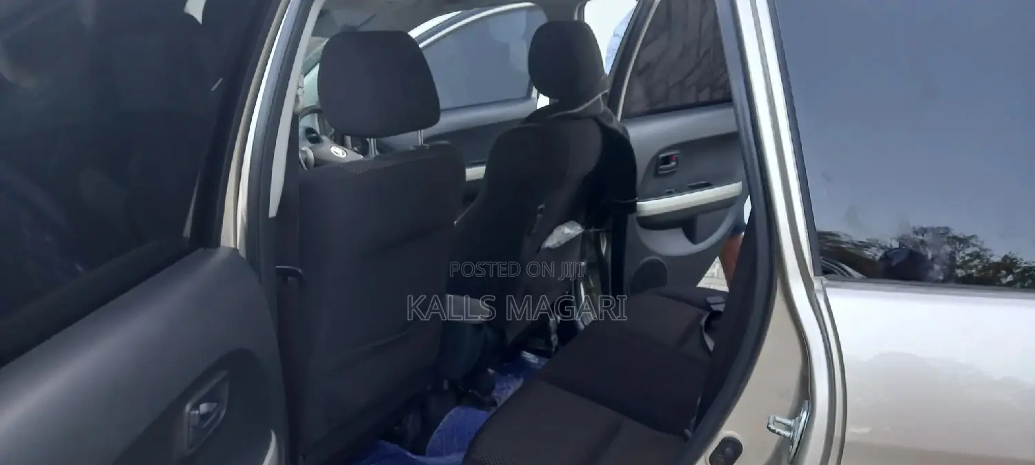 Toyota IST 2004 Gold
