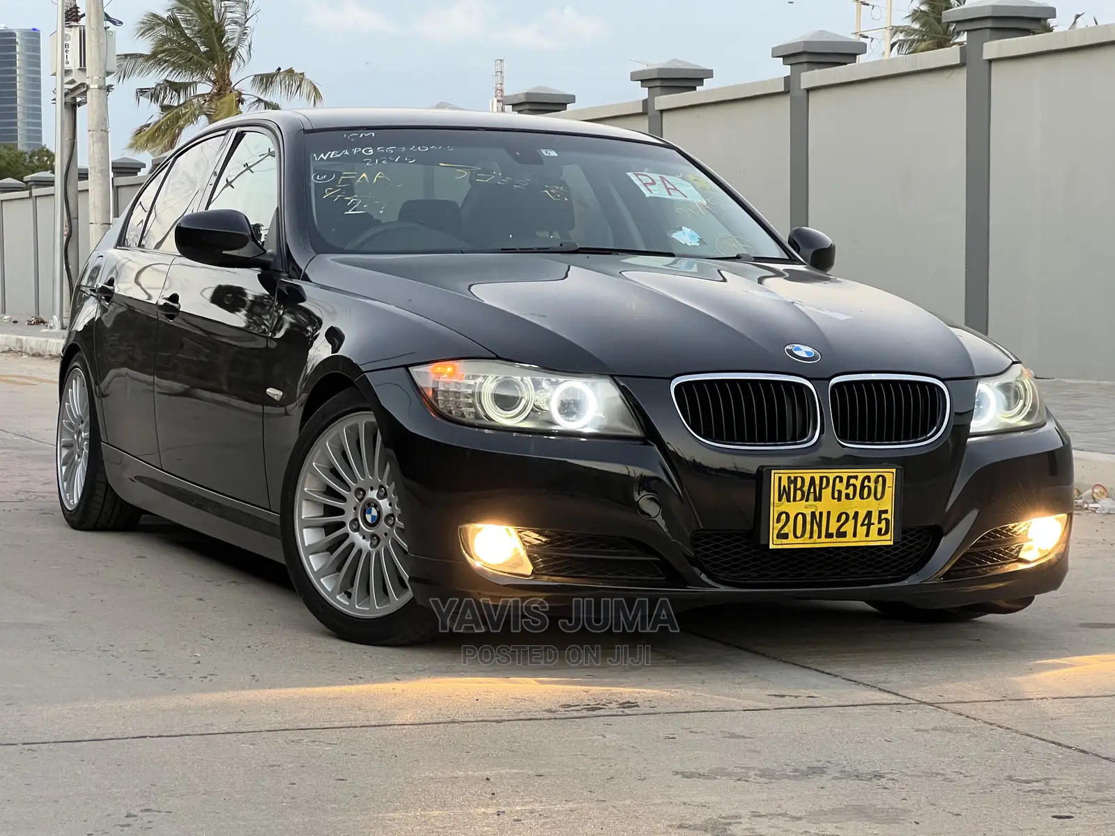 BMW 320i 2010 Black