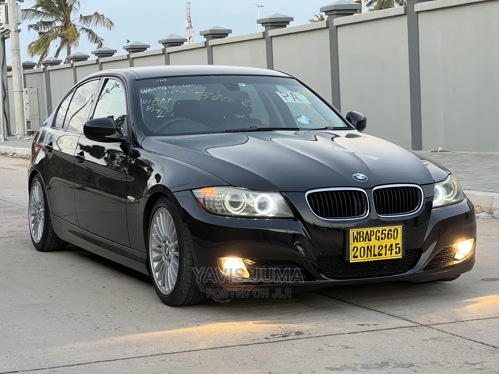 BMW 320i 2010 Black