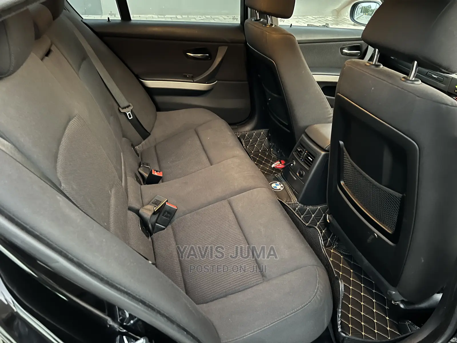 BMW 320i 2010 Black