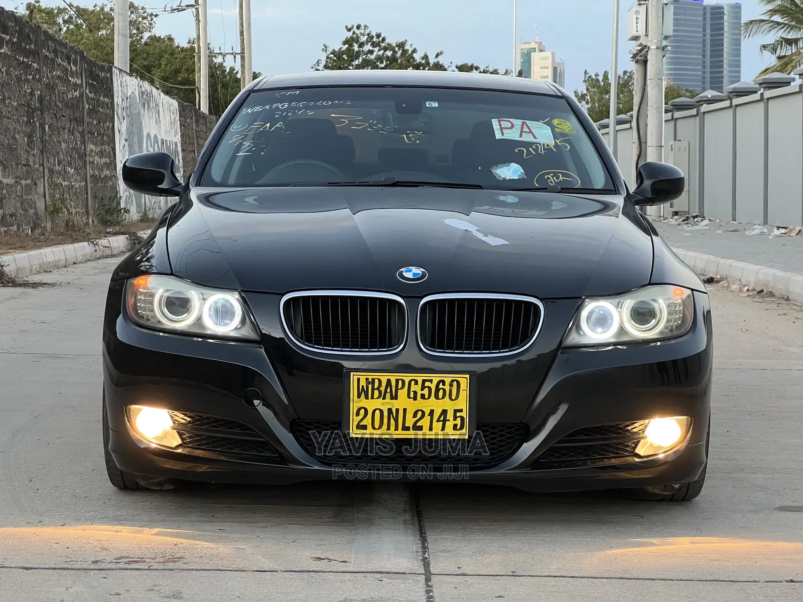 BMW 320i 2010 Black