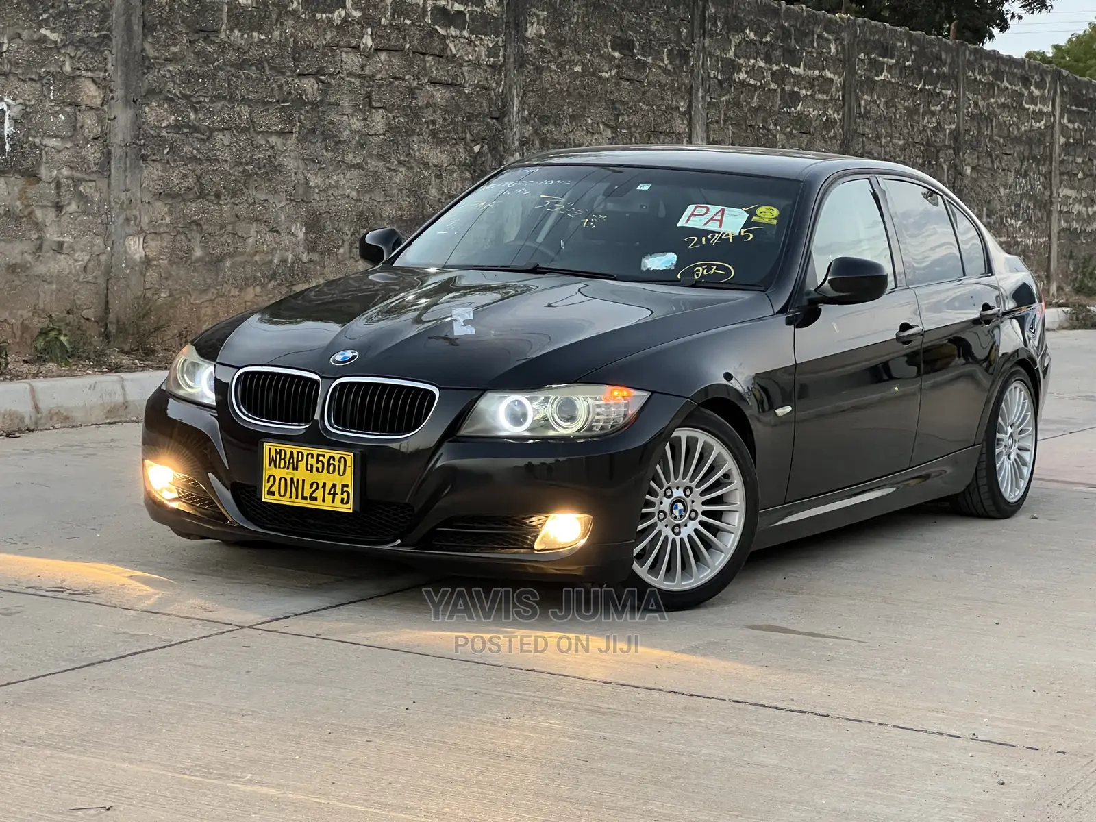 BMW 320i 2010 Black