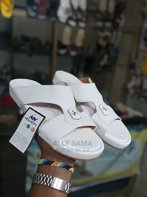 Open Shoes Plain