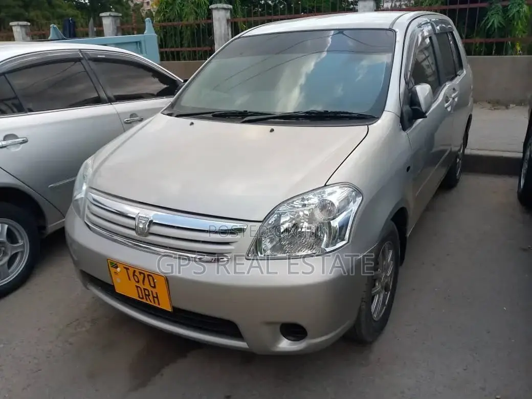 Toyota Raum 2004 White