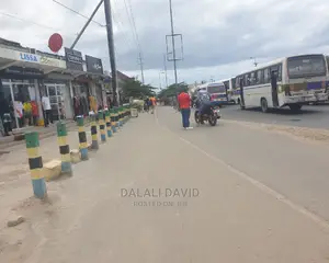 Frem Kubwa Ya Biashara Inapangishwa
