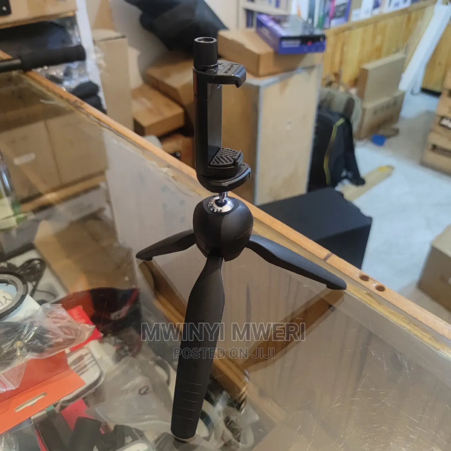 Yunteng Yt-228 Mini Tripod Phone Portable Telephone Camera