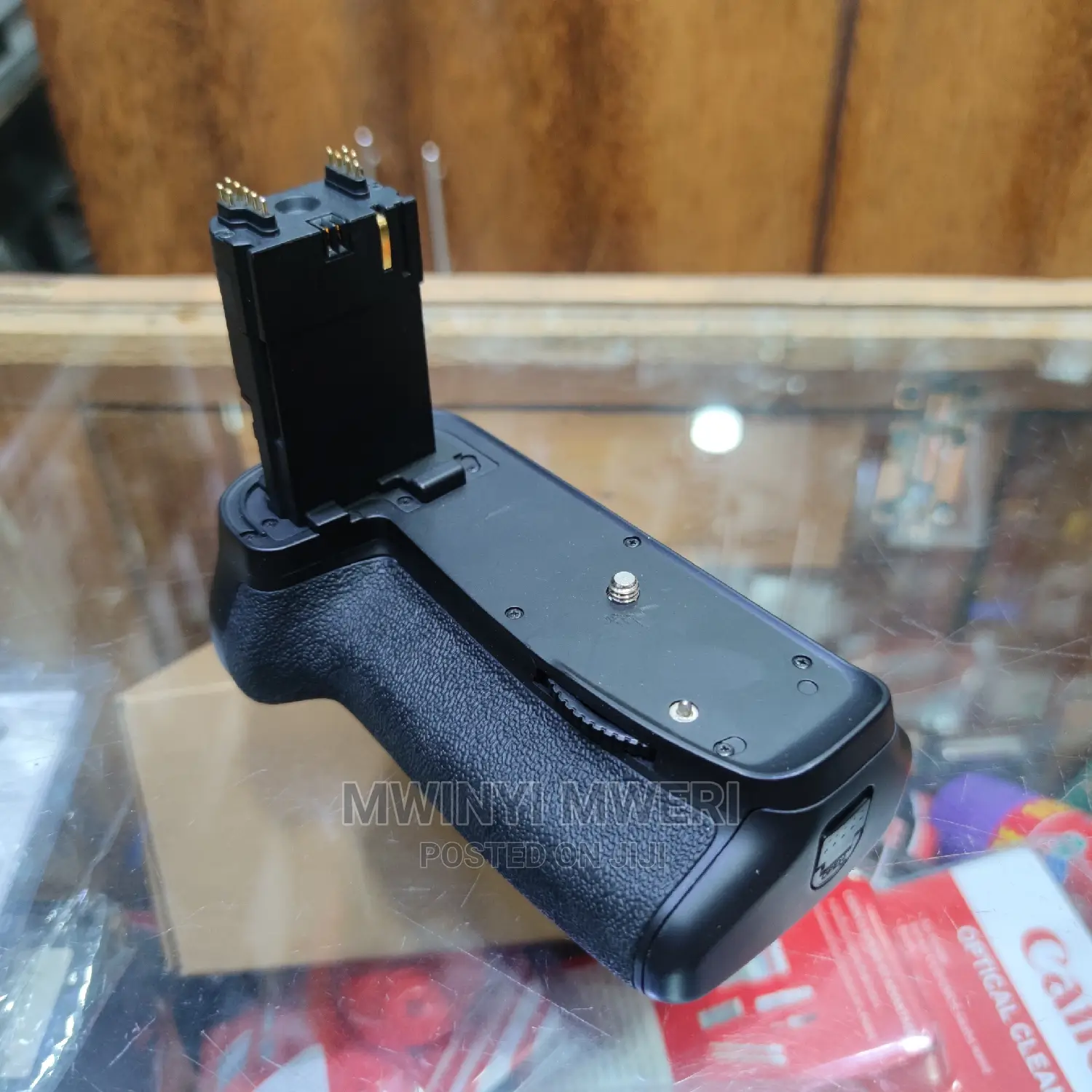 Meike Vertical Battery Grip Holder for Canon EOS 6D Camera