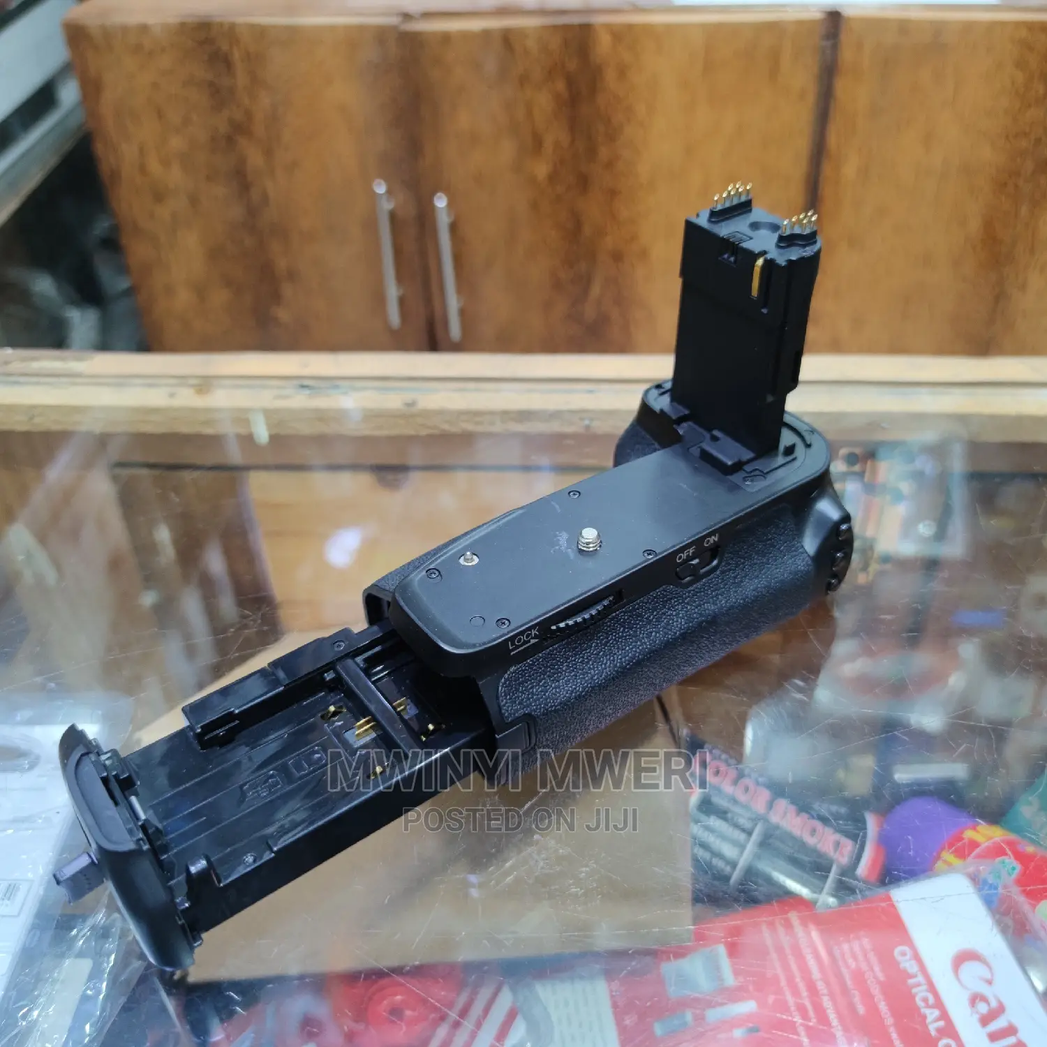 Meike Vertical Battery Grip Holder for Canon EOS 6D Camera