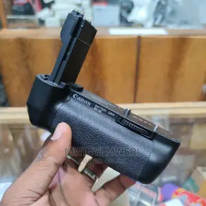 Original Canon BG-E6 Battery Grip for Canon 5D Mark II