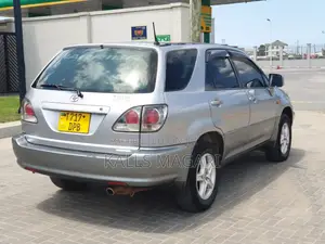 Toyota Harrier 2001