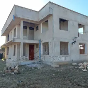 6bdrm Apartment in Madale Contena, Ilala for Sale