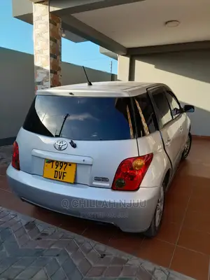 Toyota IST 2003 Silver