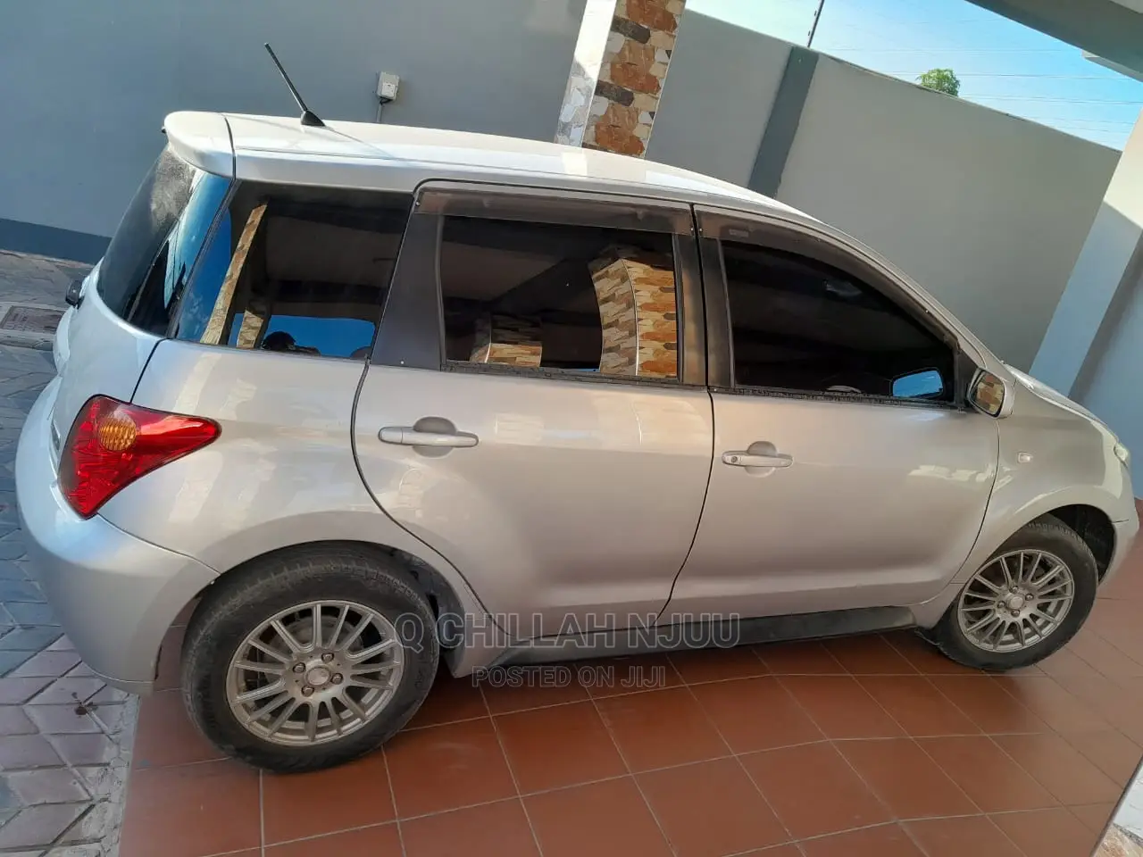 Toyota IST 2003 Silver