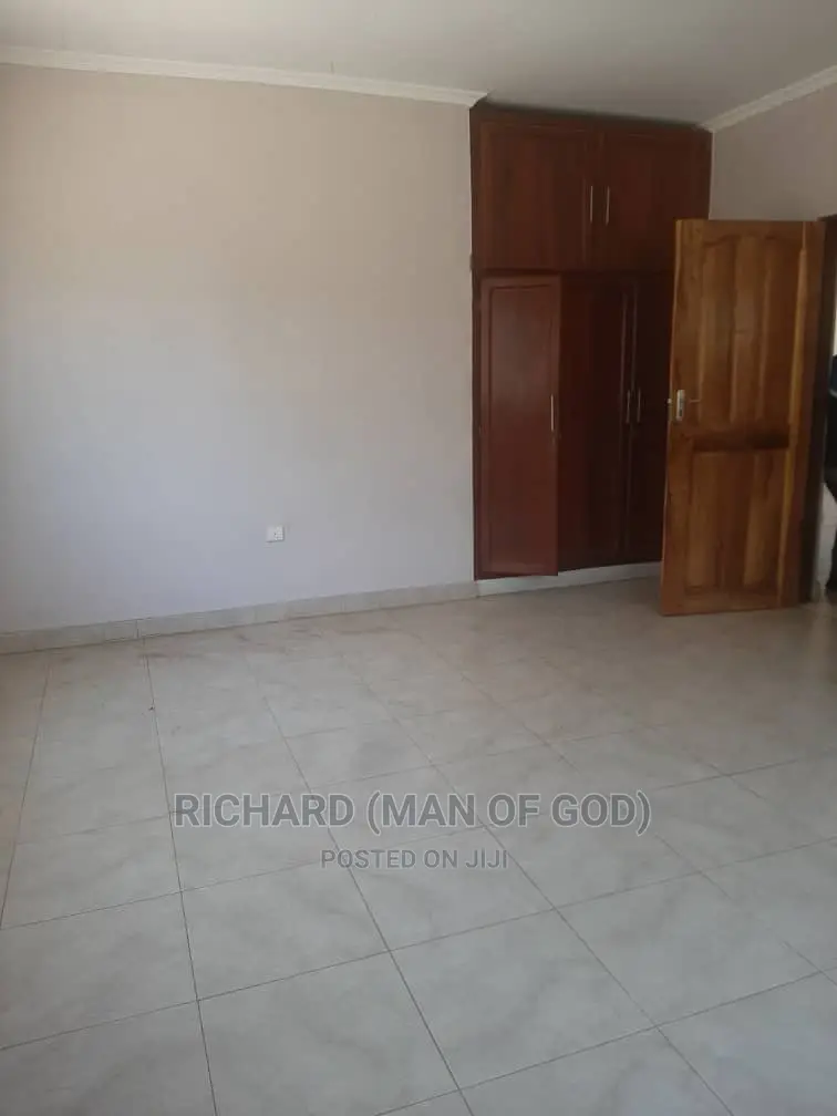 4bdrm Bungalow in Arusha for Rent