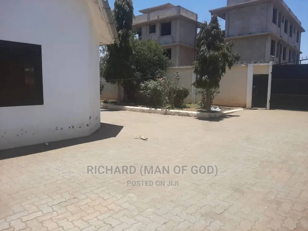 4bdrm Bungalow in Arusha for Rent