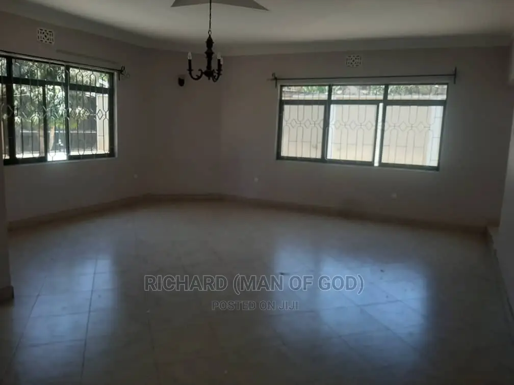 4bdrm Bungalow in Arusha for Rent