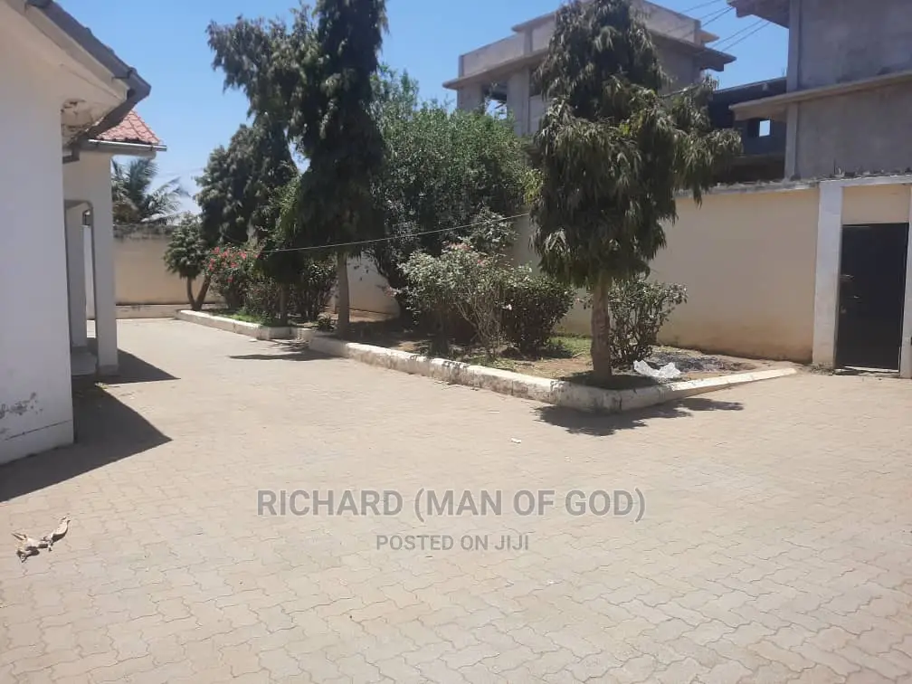 4bdrm Bungalow in Arusha for Rent