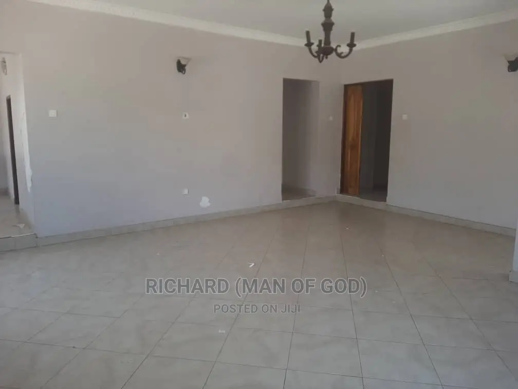 4bdrm Bungalow in Arusha for Rent