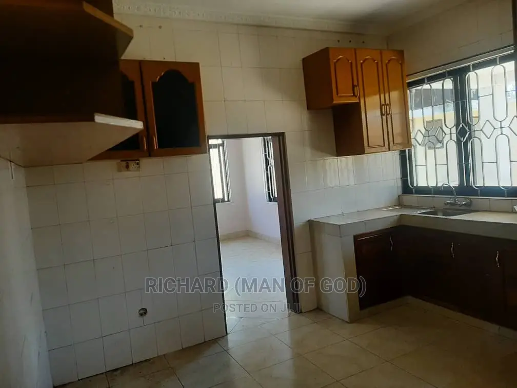 4bdrm Bungalow in Arusha for Rent