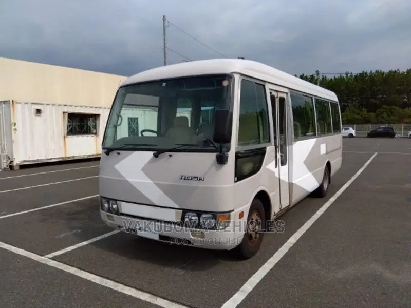 Mitsubishi Fuso Rosa 2002 White