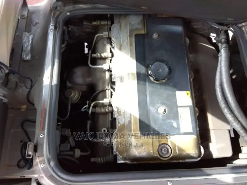 Mitsubishi Fuso Rosa 2002 White