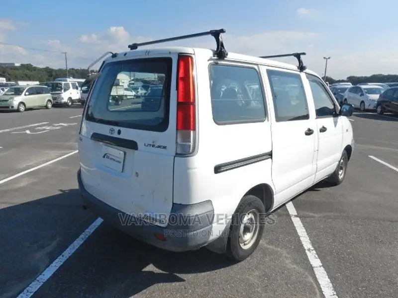 Toyota Lite-Ace 2001 White