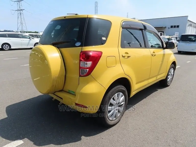 Toyota Rush 2006 Yellow
