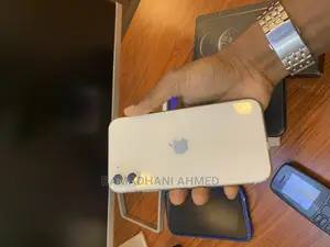 Apple iPhone 11 64 GB White