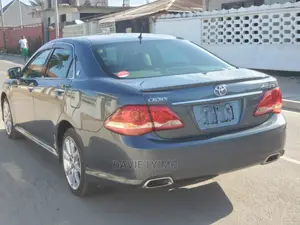 Toyota Crown 2009 Gray