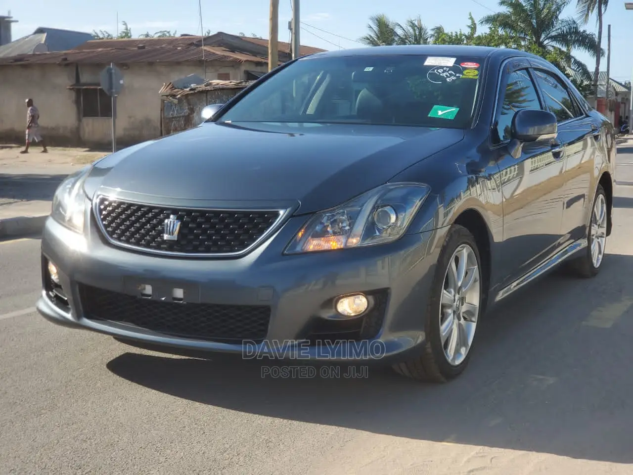 Toyota Crown 2009 Gray