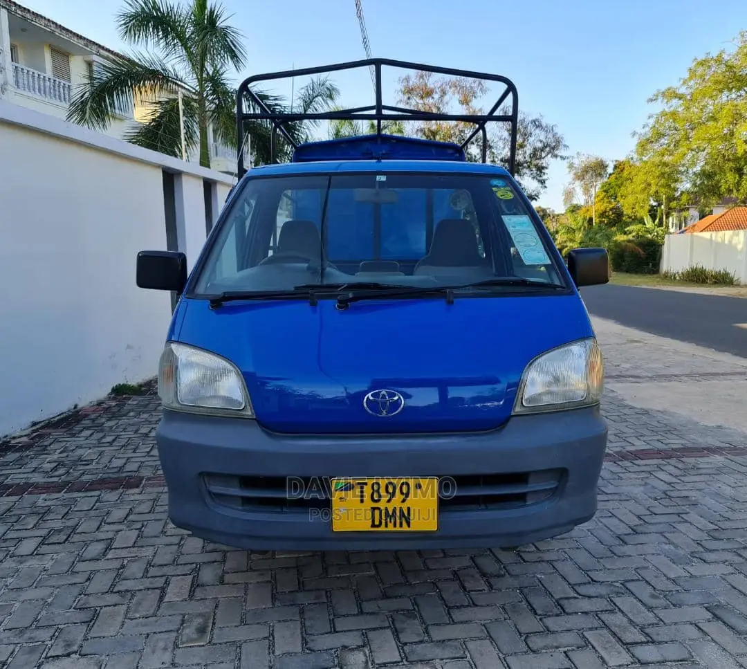 Toyota Lite-ace 2000 Blue