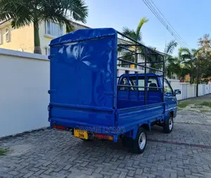 Toyota Lite-ace 2000 Blue