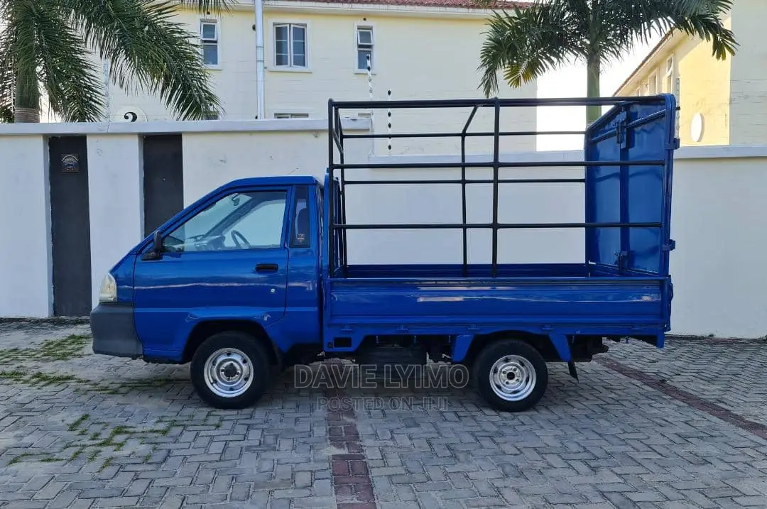Toyota Lite-ace 2000 Blue