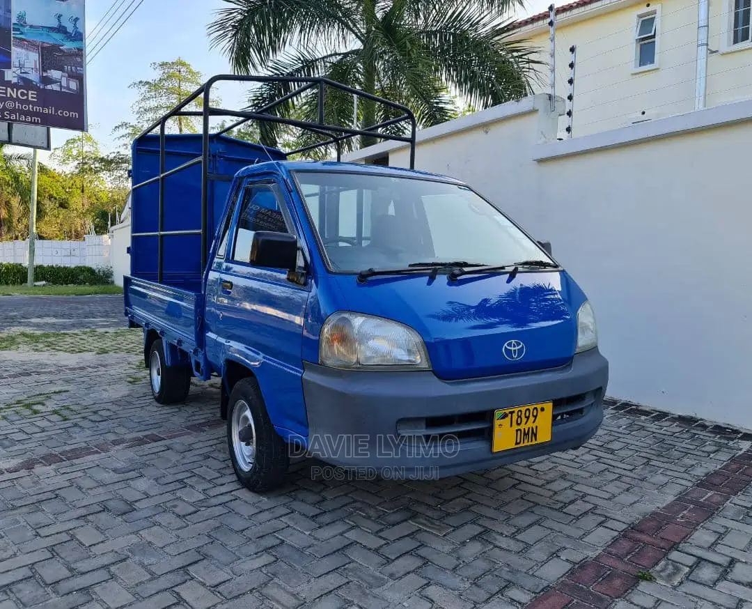 Toyota Lite-ace 2000 Blue